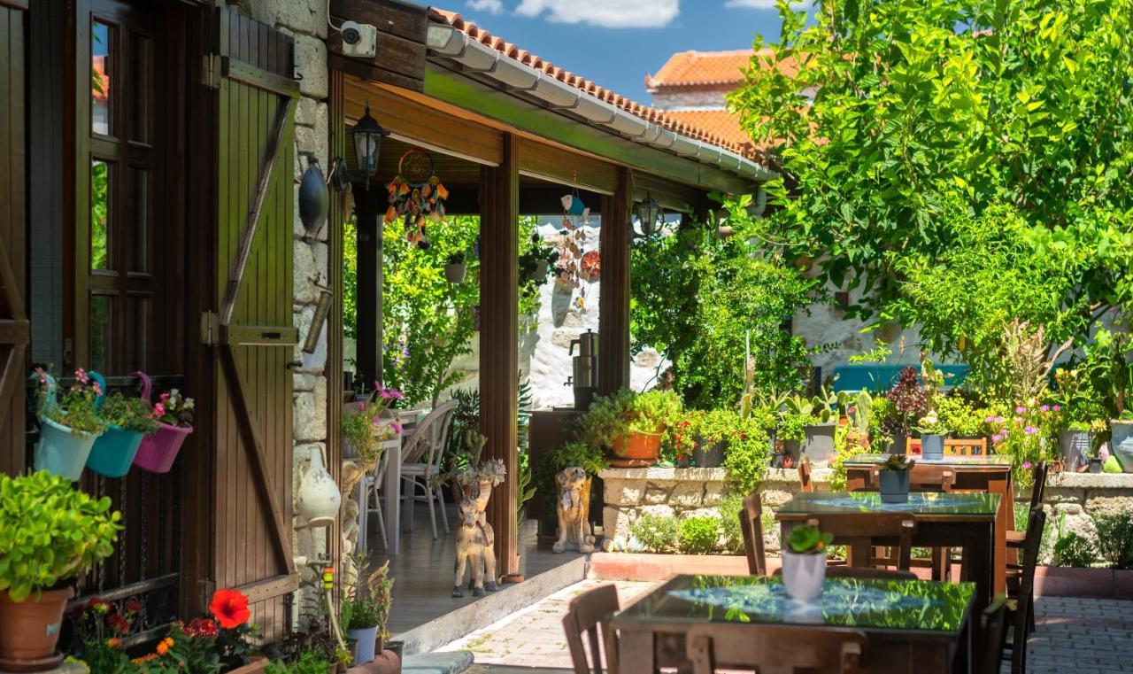 Flores Hotel Alaçatı Alacati Exterior foto
